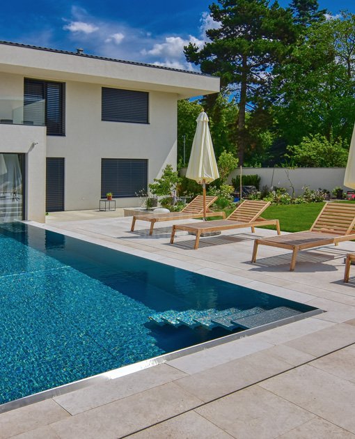 Privátny bazén vonkajší s infinity prelivom 9