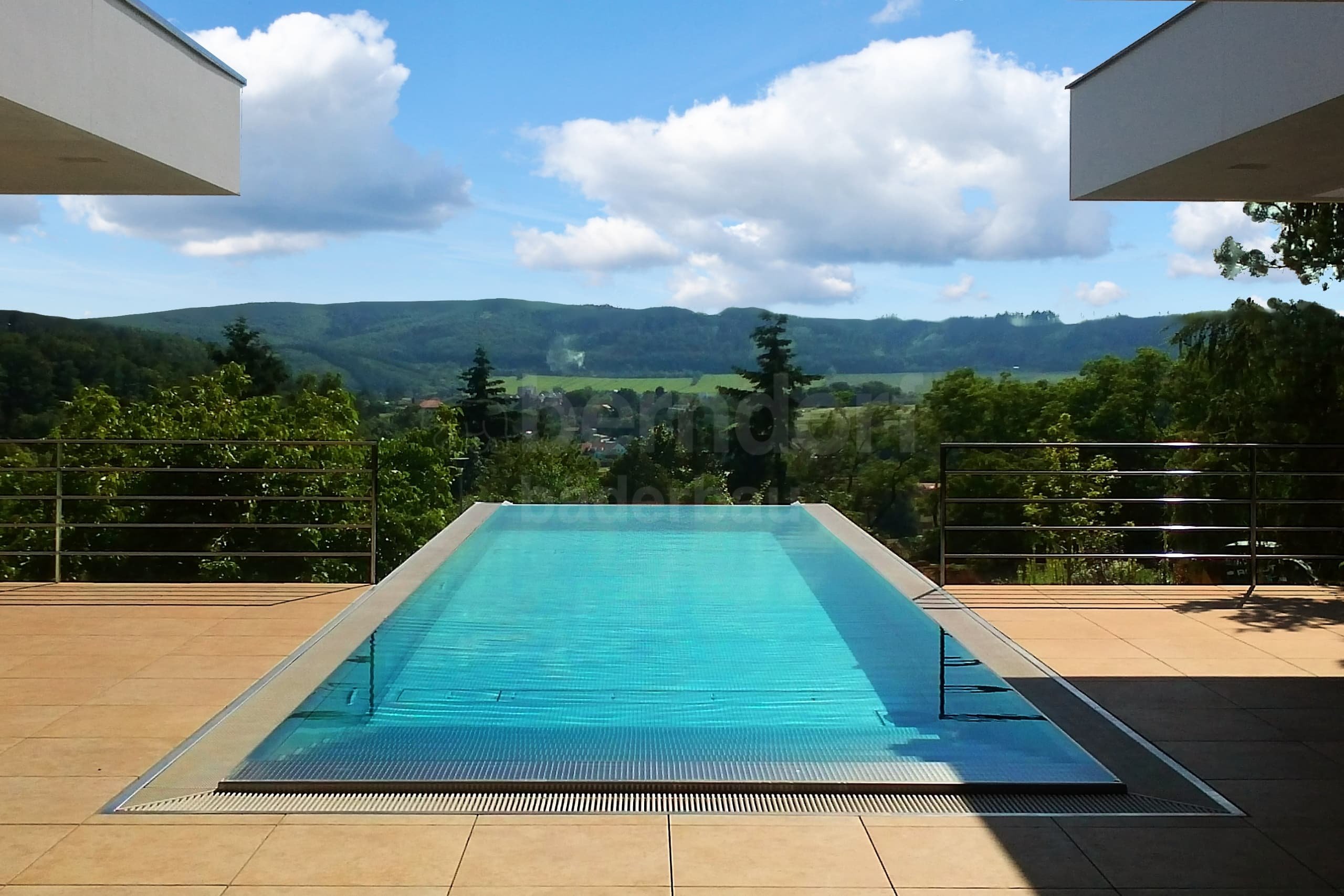 2b_LELEKOVICE_Privátní bazén s p²elivným ºlábkem.jpg