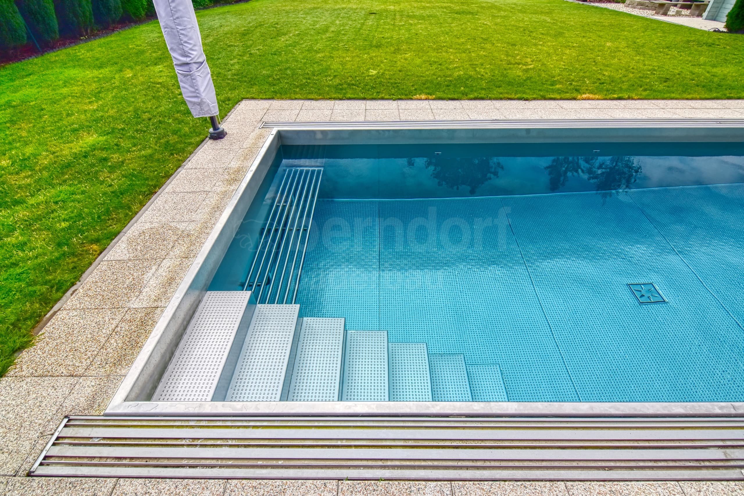 6b_STARÁ-BÀLÁ_Privátní bazén venkovní skimmerový.jpg