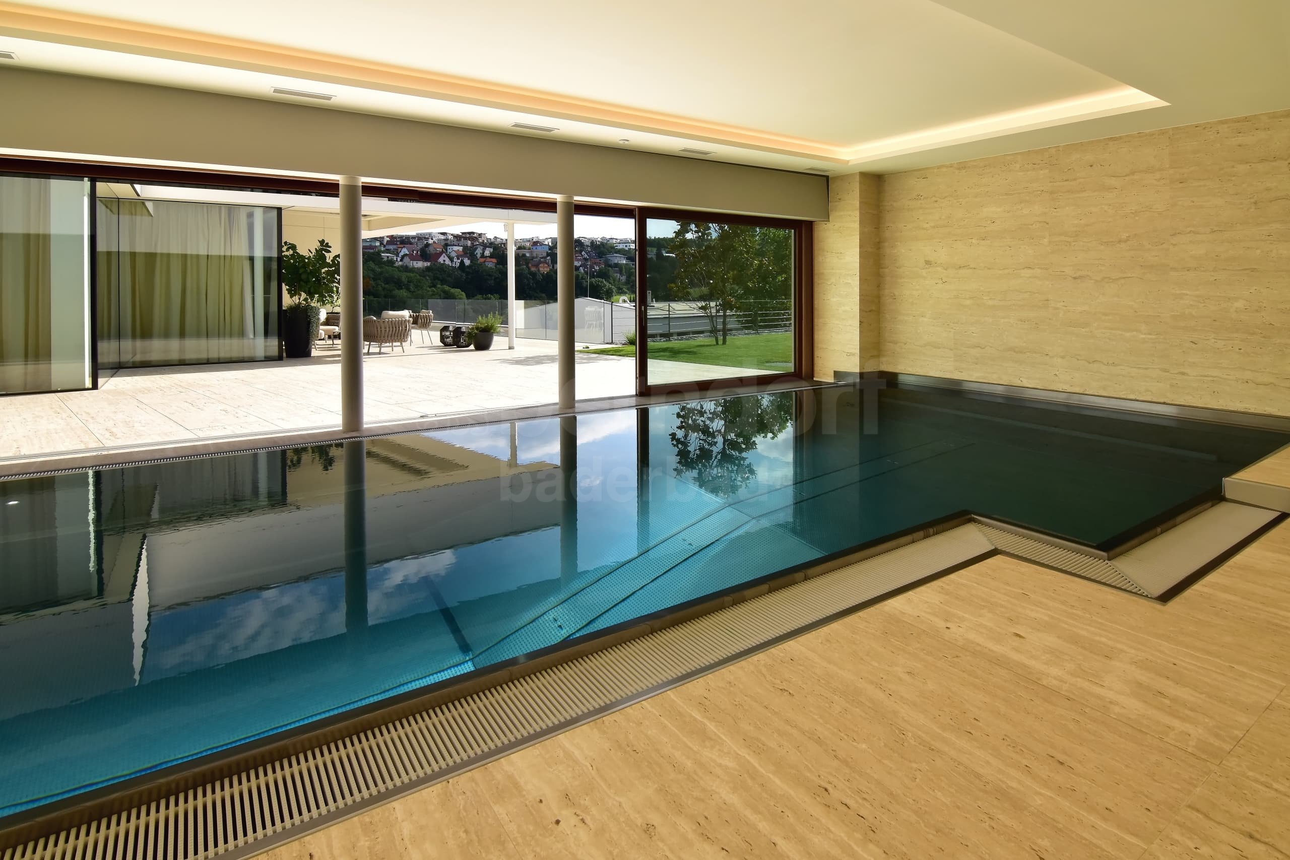 10a_PRAHA-CHUCHLE-Privátní bazén s p²elivem vnit²ní.jpg