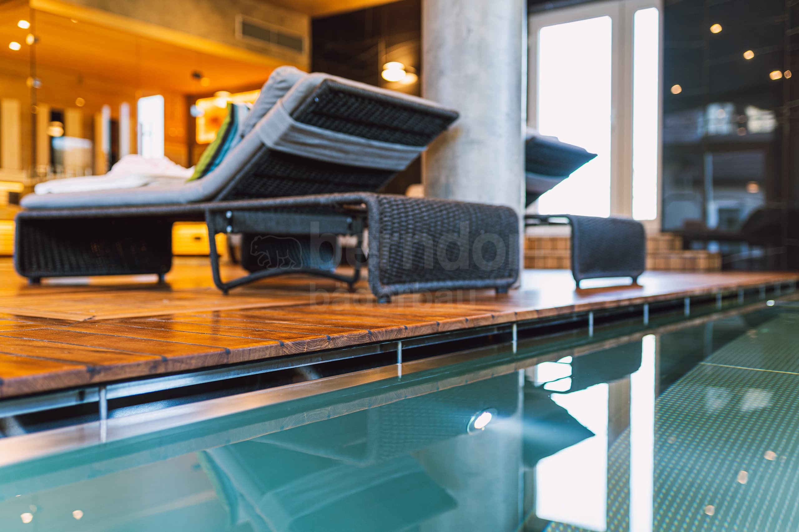 12d_¼ELADNÁ_Privátní bazén vnit²ní p²ekrytý ºlábek.jpg