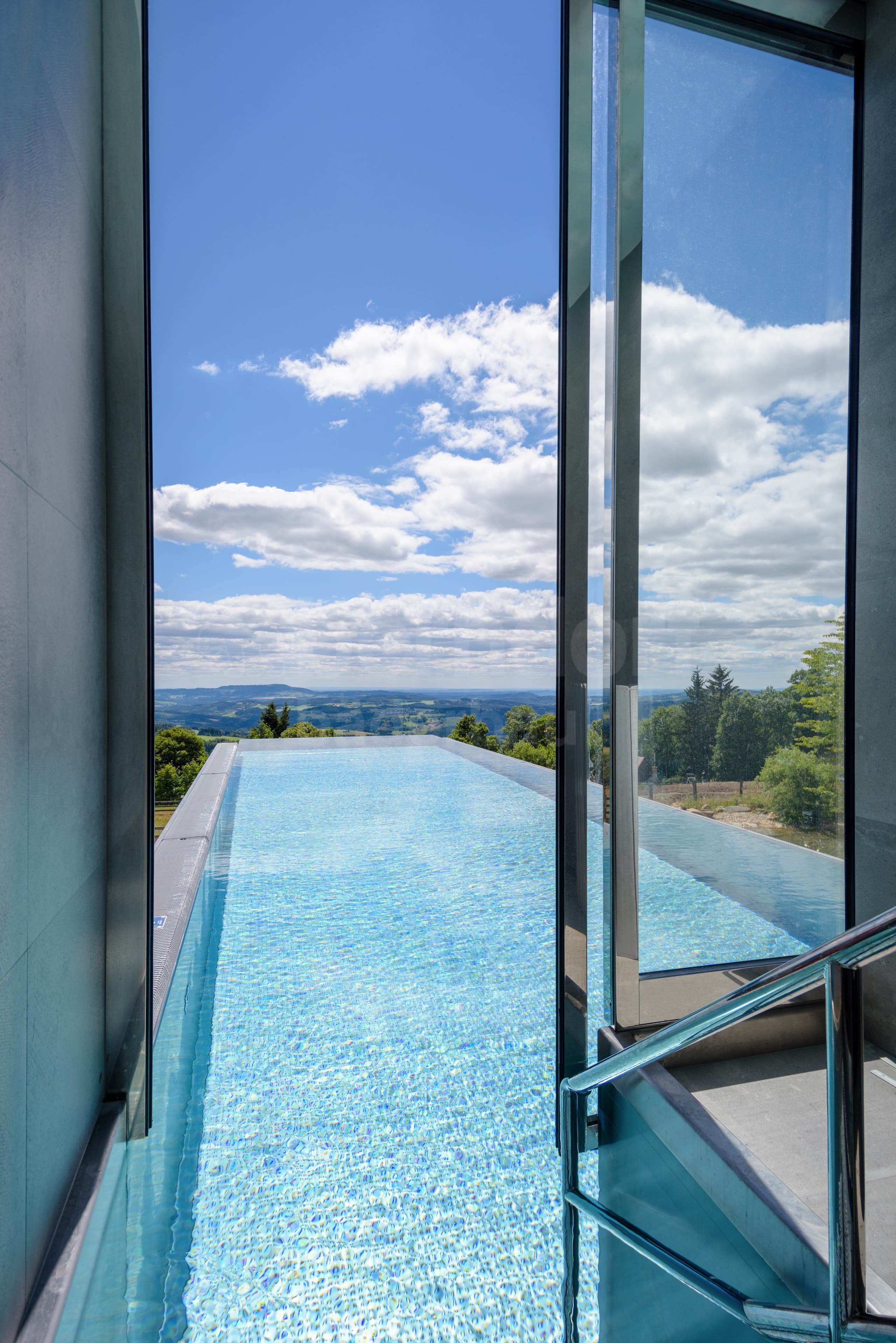 3f_Hotelový výplavový bazén.jpg