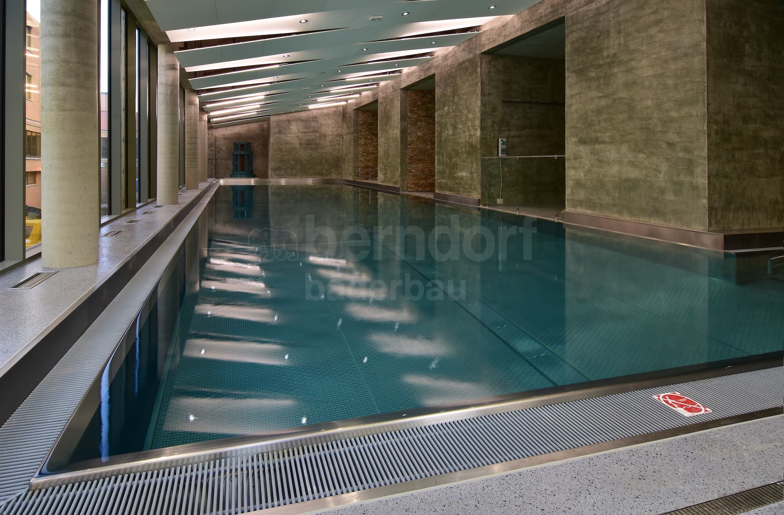 9d_Therapeutický bazén vnitřní s chrličem.jpg