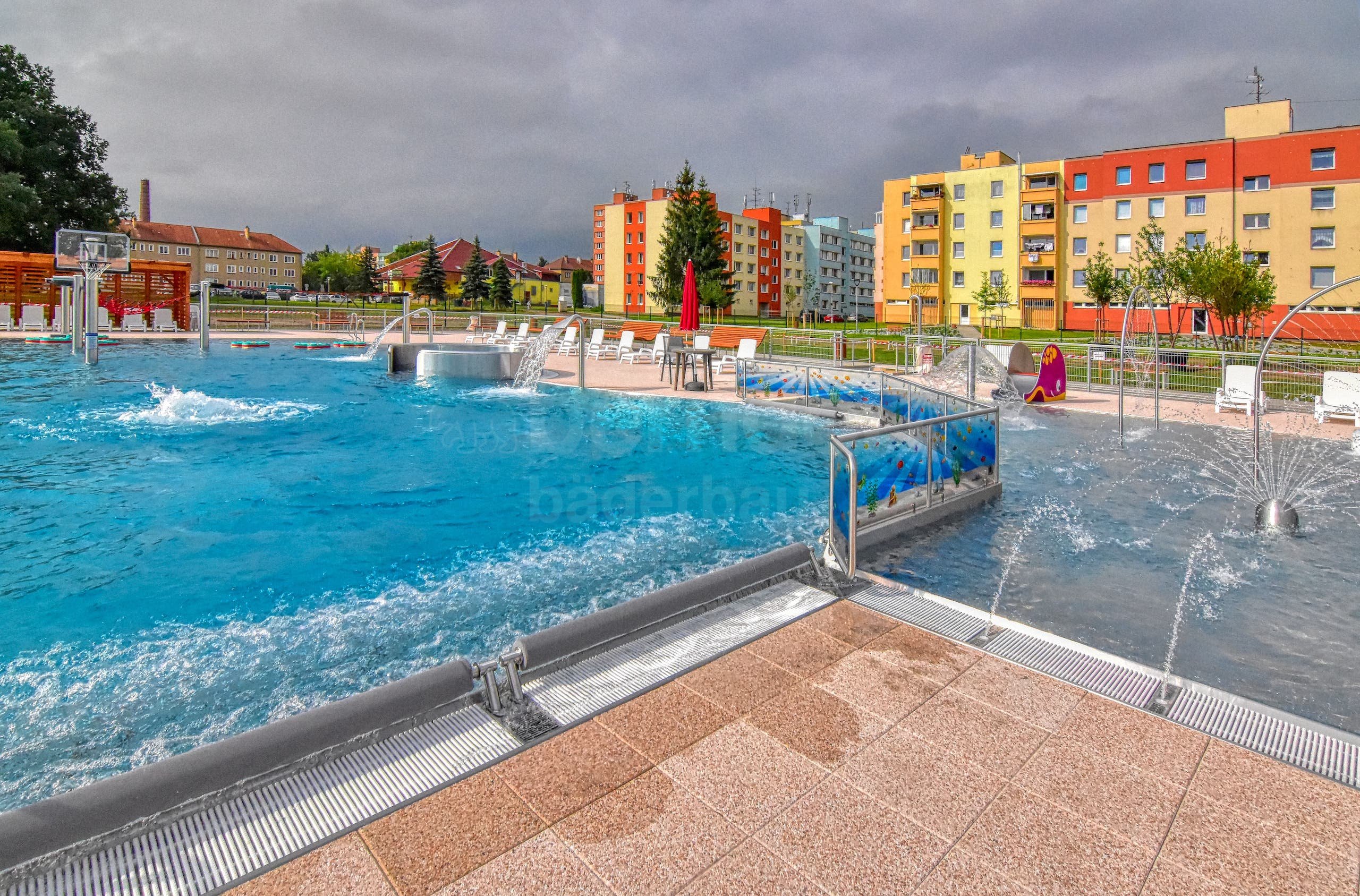 4a_Víceúčelový nerezový bazén Vodňany.jpg