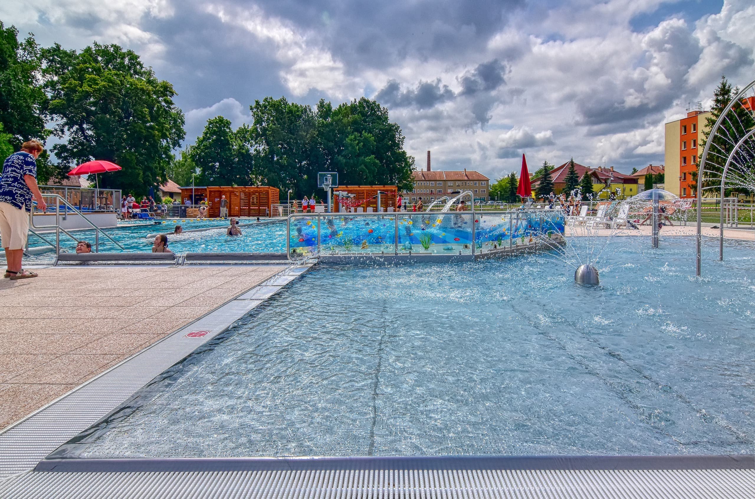 4c_Víceúčrelový nerezový bazén Vodňany.jpg