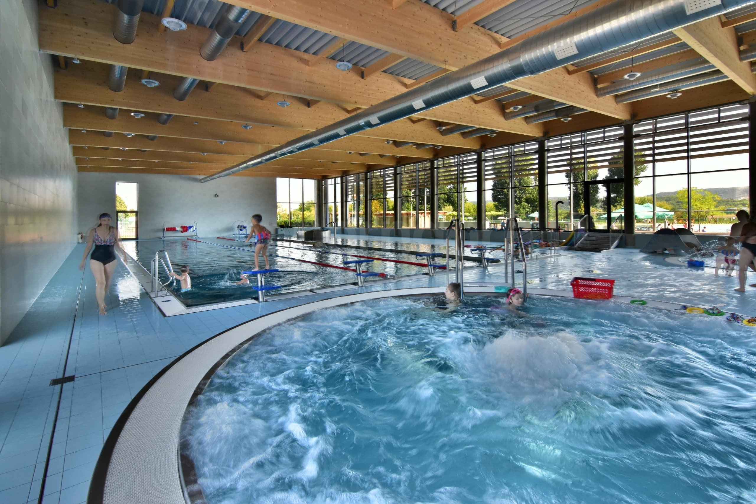 13b_Víceúčelový nerezový bazén vnitřní Praha Petynka.jpg