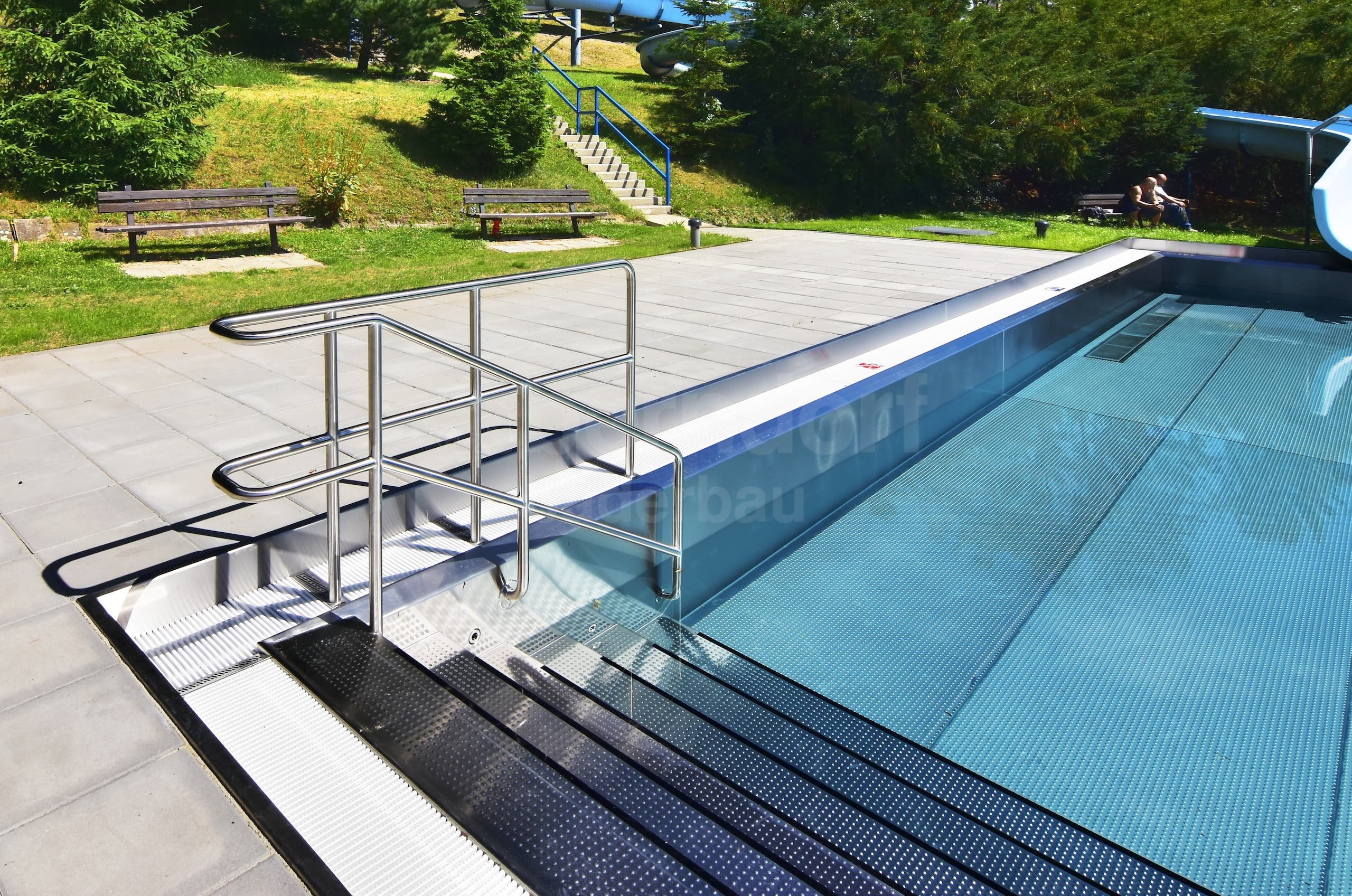 12f_Dojezdový bazén Praha Petynka.jpg