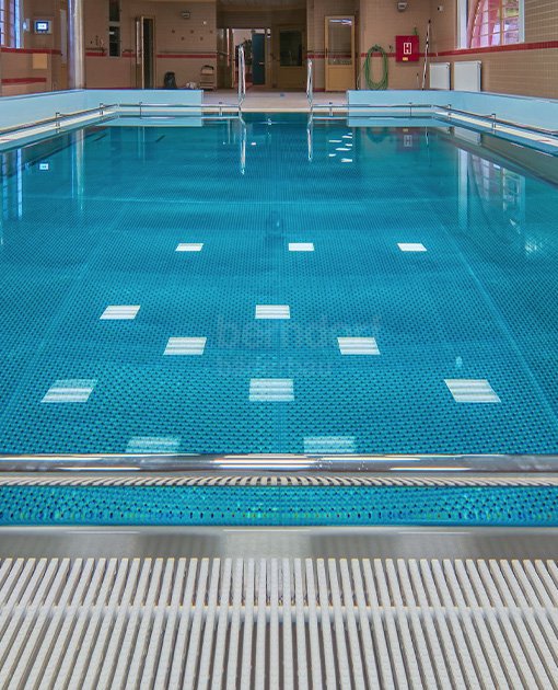 Rehabilitačný antikorový bazén so zdvíhacím dnom Tloskov