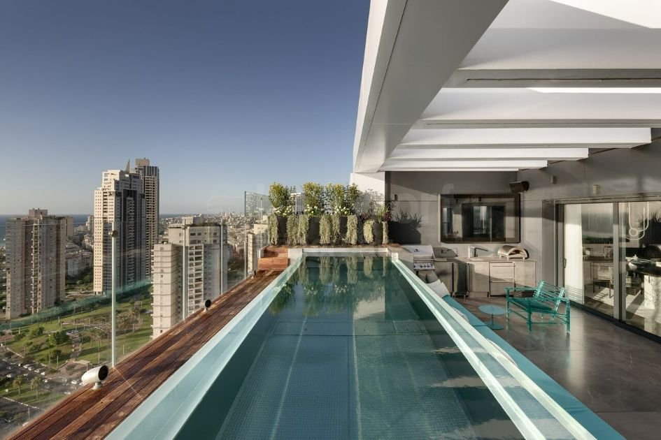 Privátny strešný bazén s infinity skleněnými prelivy Tel Aviv