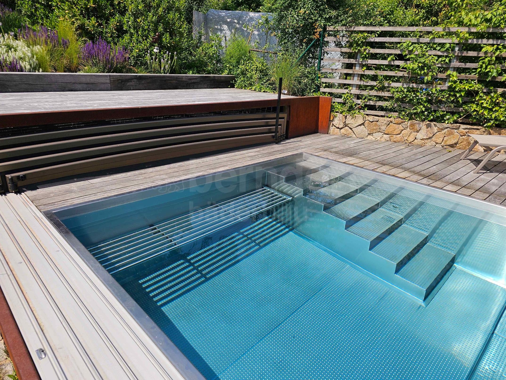 Privátny strešný skimmerový bazén 21