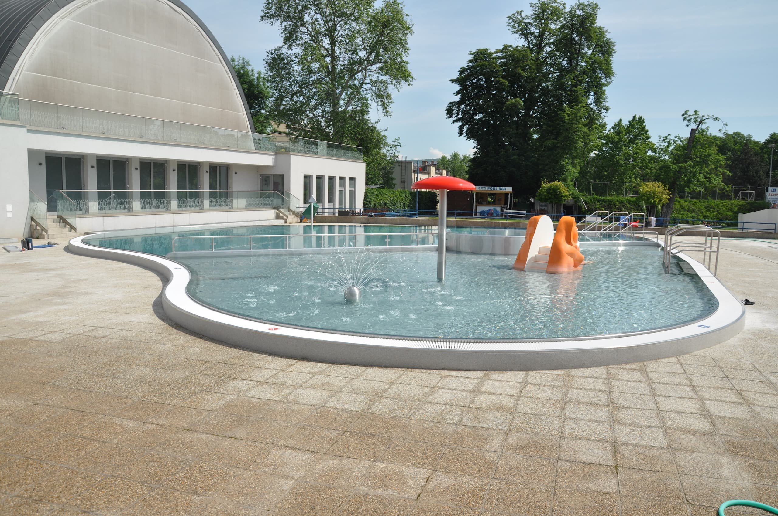 3c_KOŠICE_Koupaliště rumanova.JPG