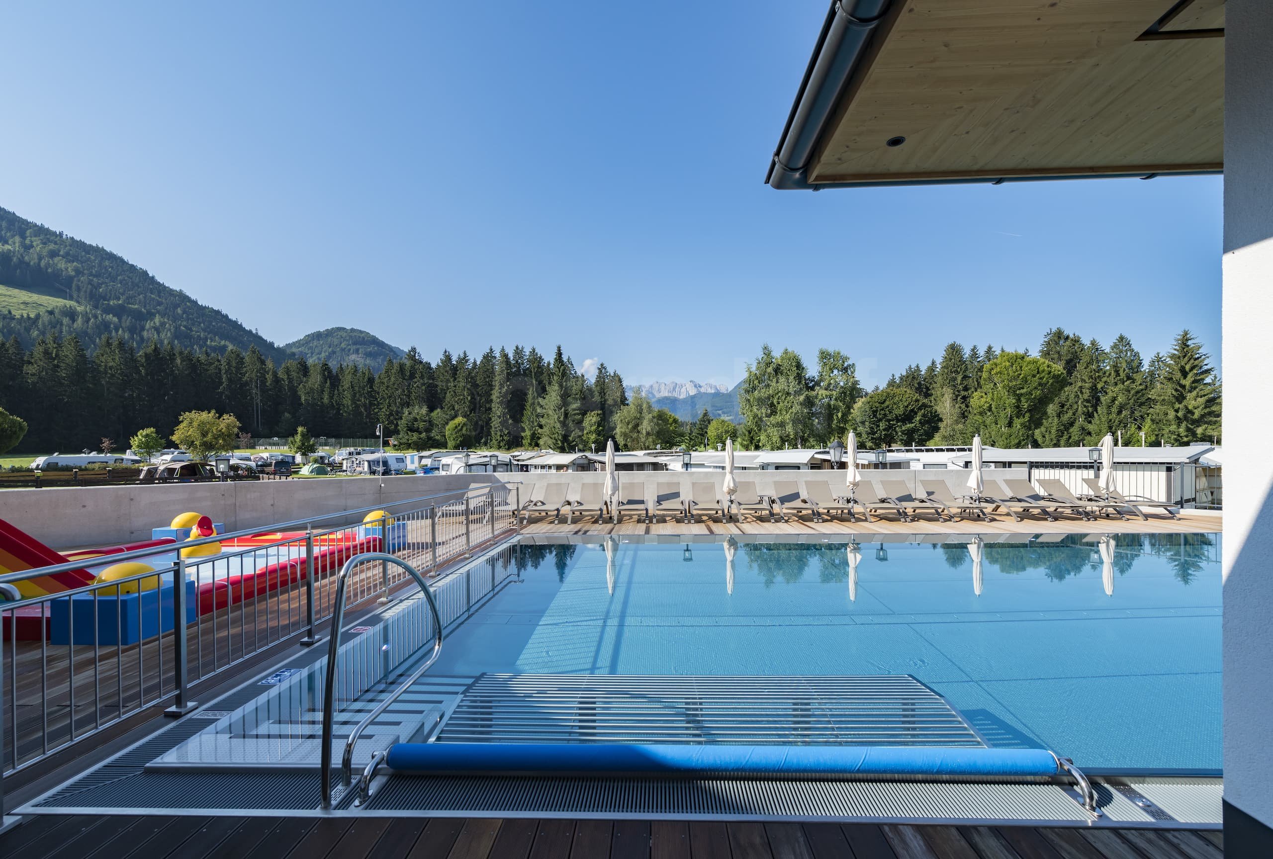 10a_Hotelový výplavový bazén_Euro-Camp Wilder Kaiser_Kössen.jpg