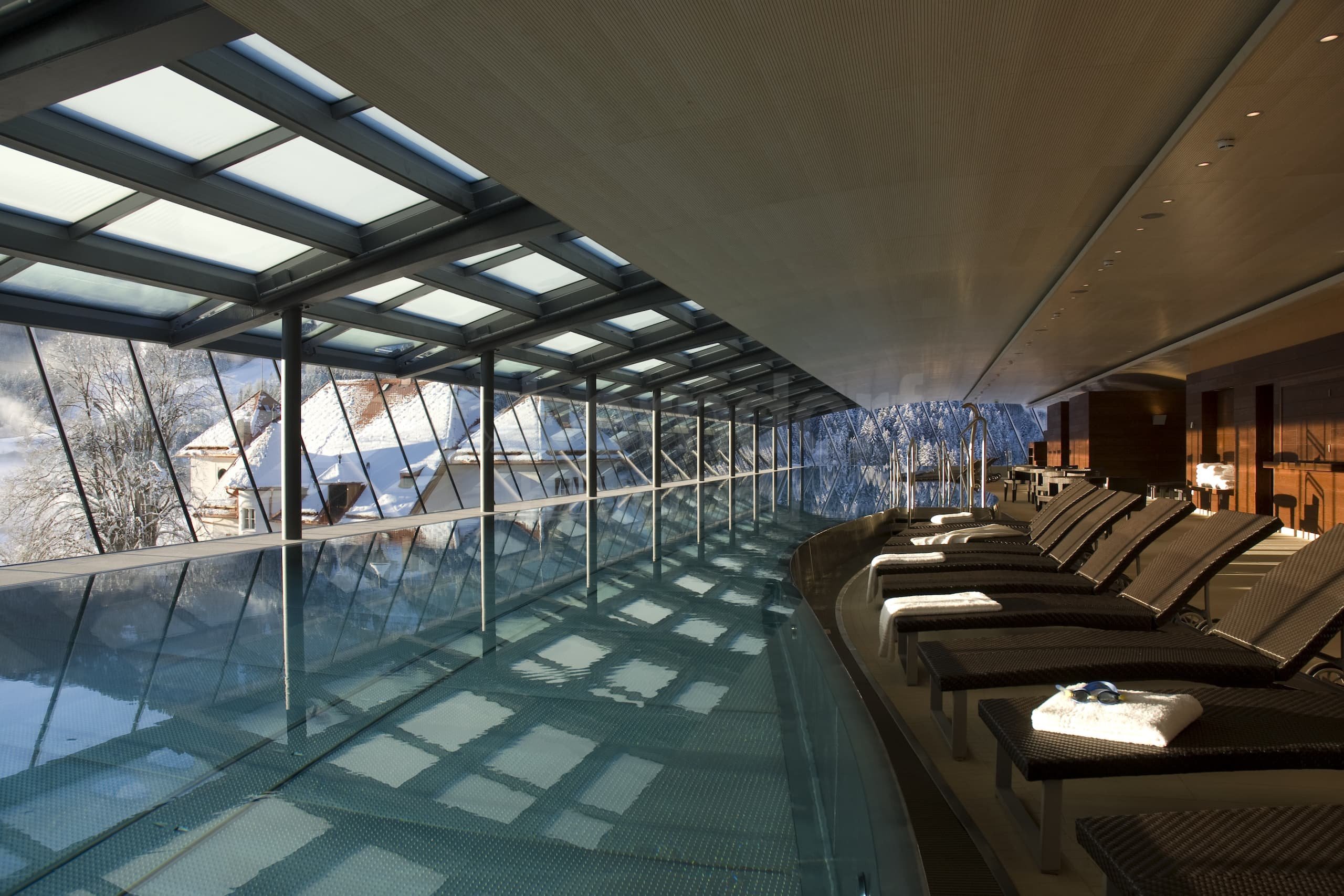 4a_Hotelový bazén_Kitzbühel_Hotel_Schloss_Lebenberg.jpg