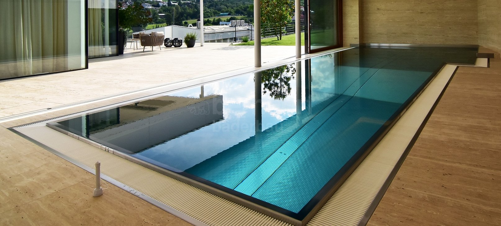 Privátny bazén vnútorný s prelivom 10