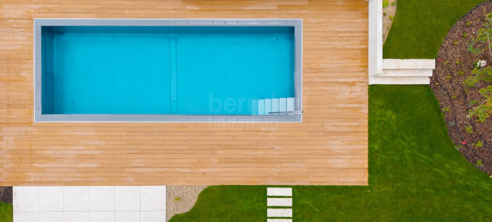 Privátny strešný skimmerový bazén 21